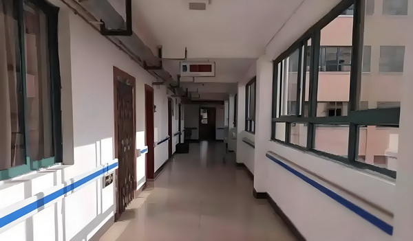小霸王与爱钱女